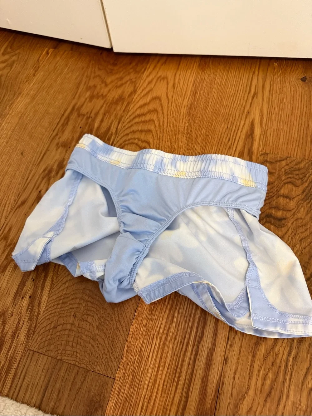 Adidas Girl’s Athletic Shorts with Daisy Pattern Size 5 Blue Dawn